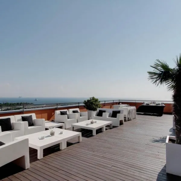 Hotel Badalona Tower, khách sạn ở Badalona