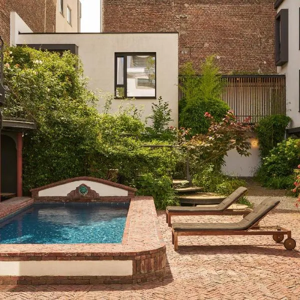 Latroupe Hotel Jardin Secret, hotel in Brussels