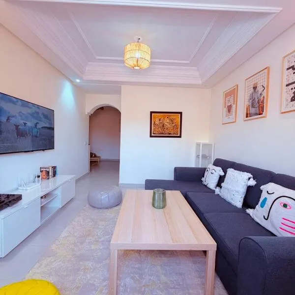 Jardin Yves Chic 2 bedrooms - AC - Parking, hotel in Marrakesh
