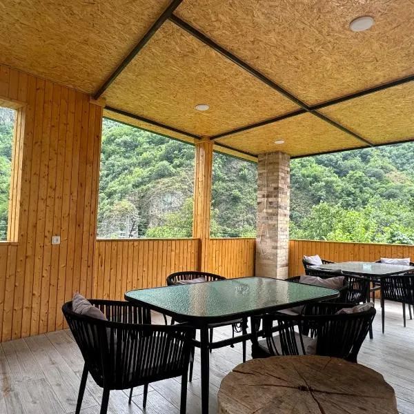 Smile Guest house, hotel u gradu Alaverdi