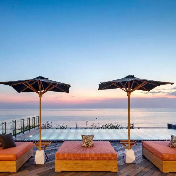 Tribe Bali Kuta Beach, hotel em Kuta