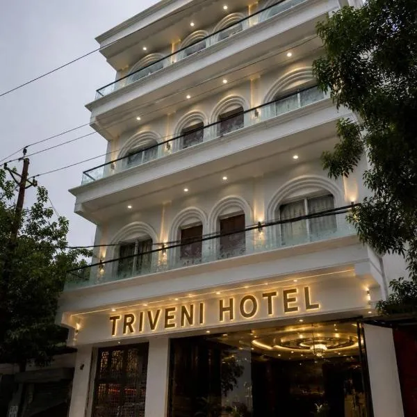 Triveni Hotel And Restaurant, hotel en Barsāna