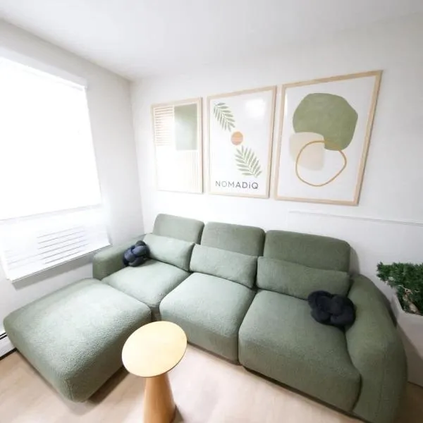NomadiQ - Walk to Airport, 5 min to Downtown 01, hotel in Boston