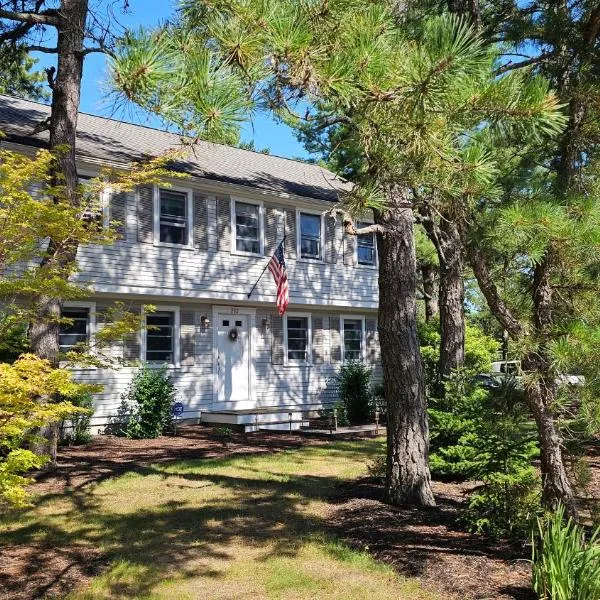 Pine & Harbor Homestay - Near Cape Cod, hotel en Wareham