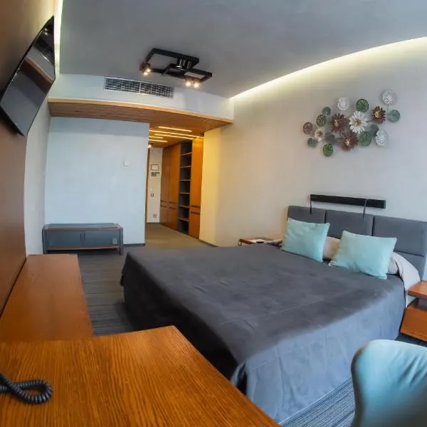 MOJO HALL Hotel, hotel em Lutsk