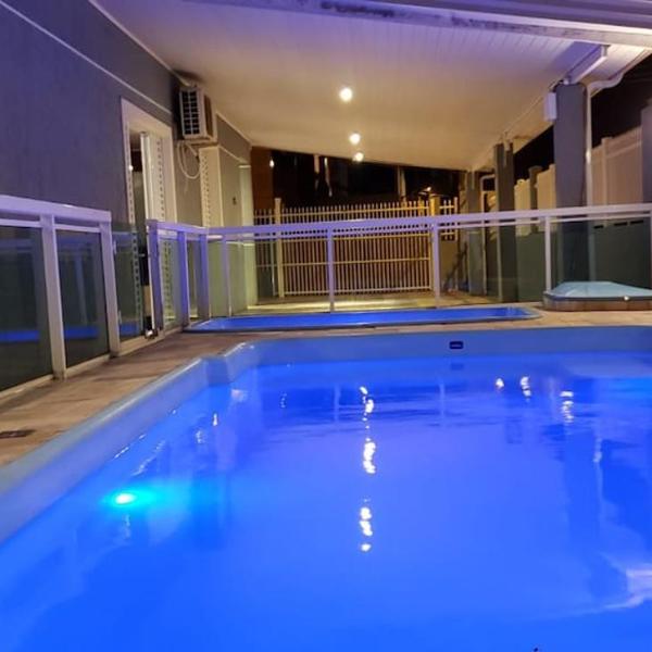 Casa ampla e confortável a uma quadra do mar