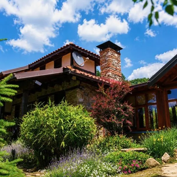 Traditional Cottage - Vila Samovila, hotell sihtkohas Delčevo