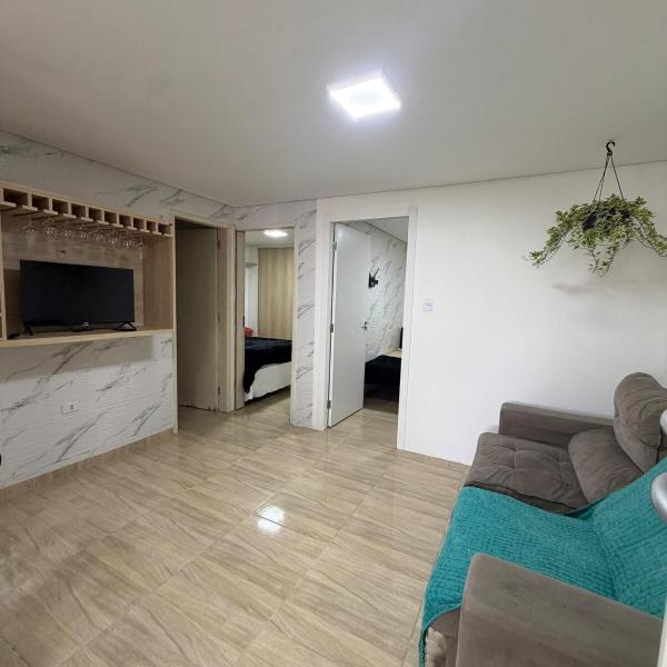 Casa Jardim Brasil e amplo estacionamento