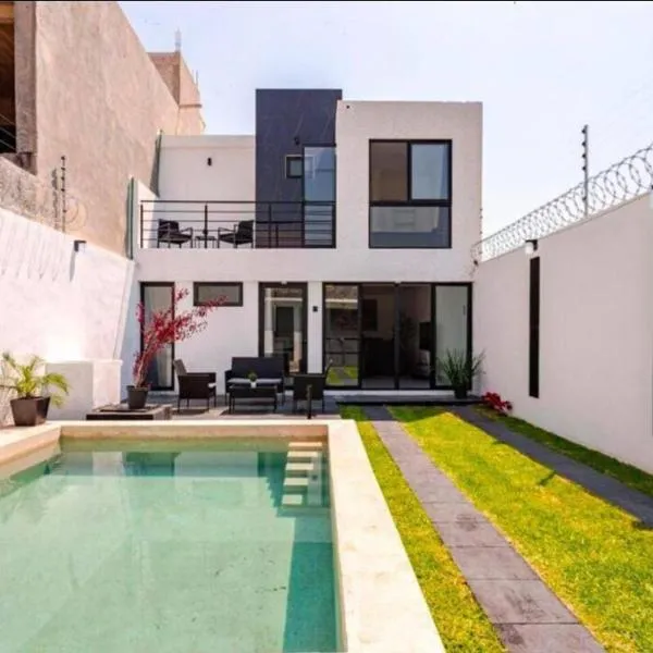 Casa en Tlayacapan con Alberca y Jardin, хотел в Тлайакапан