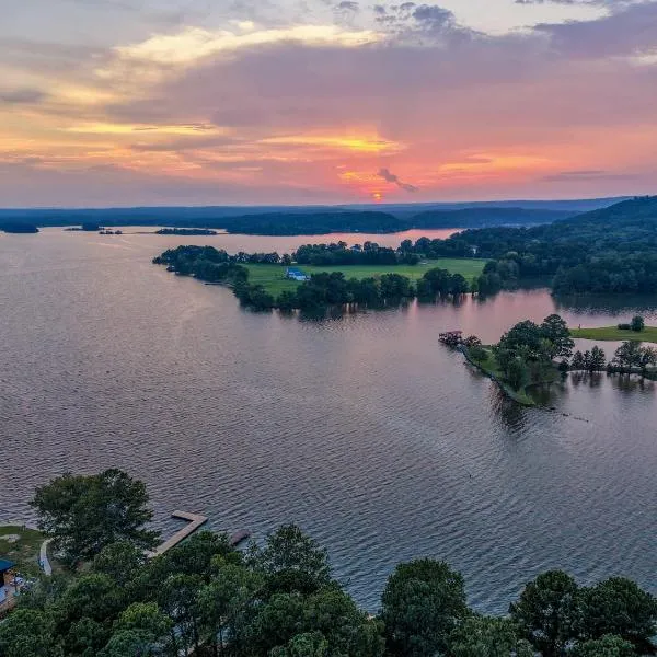 Little River Marina โรงแรมในCedar Bluff