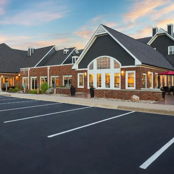 Residence Inn Minneapolis St. Paul/Roseville, готель у місті Розвілл