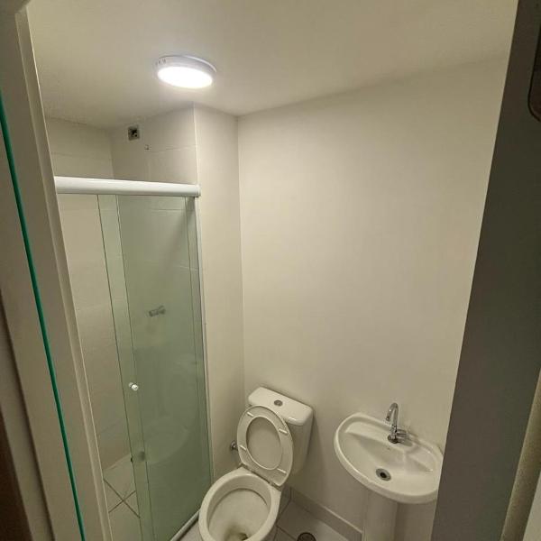 Apt vazio dois quartos com sacada