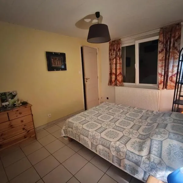 Chambres d'hôtes Écurie du Globe Trotter, hotel a LʼIsle-Jourdain