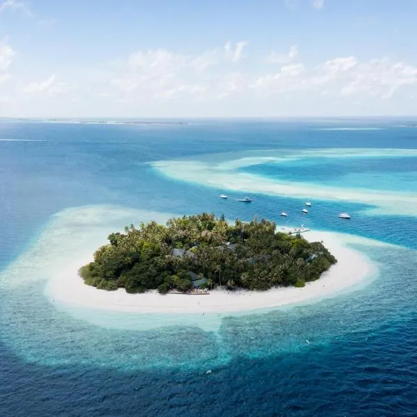 Malahini Kuda Bandos Special Offer Begin your island escape with ease airport pick up and return by shared speedboat at just USD 50 per person stays stay untill end October 2026, hotel di Bandos