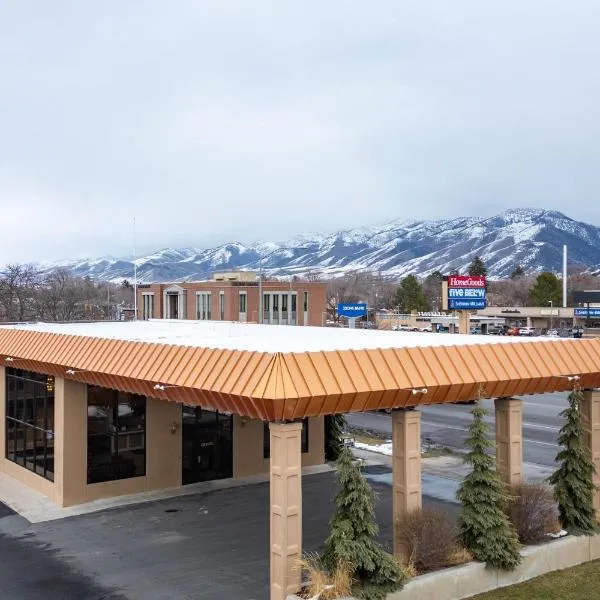 Days Inn & Suites by Wyndham Logan, hotel em Logan