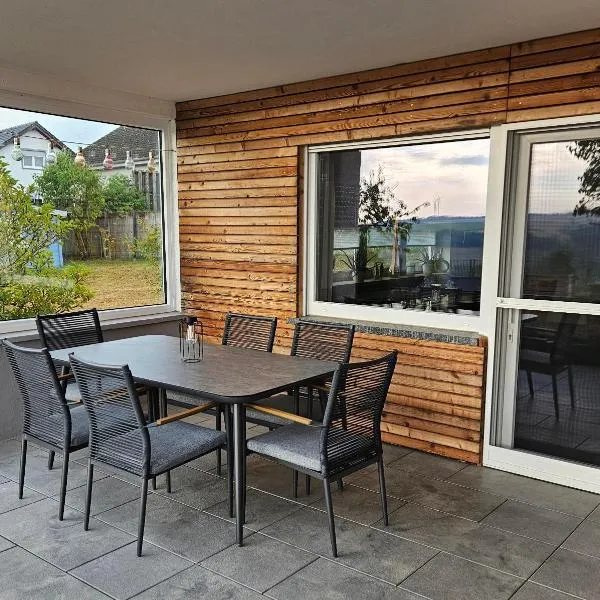 Ferienwohnung Burgblick Rittersdorf, hotel em Rittersdorf