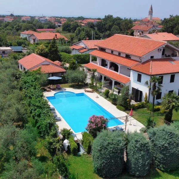 Viesnīca Apartments Ava pilsētā Babići
