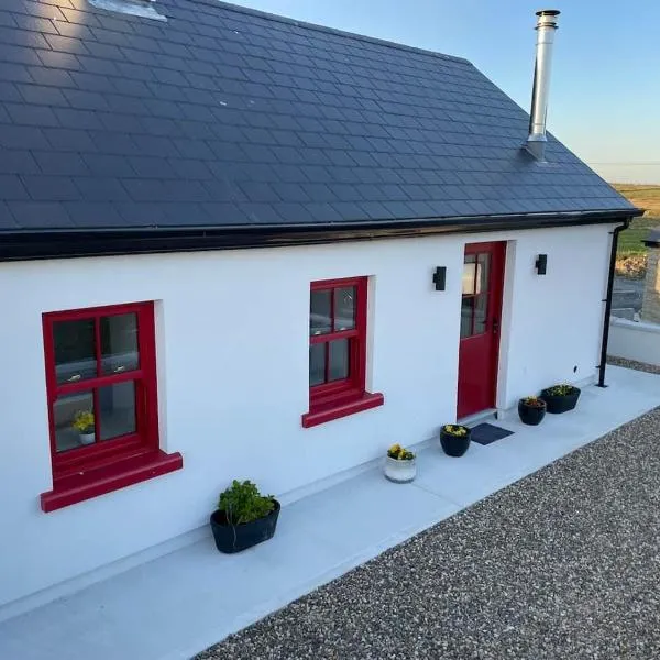 Dun Aengus Cottage on the Cliffs of Moher, hotel in Liscannor
