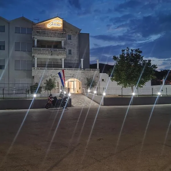 Hotel Jelena, viešbutis mieste Brnaze