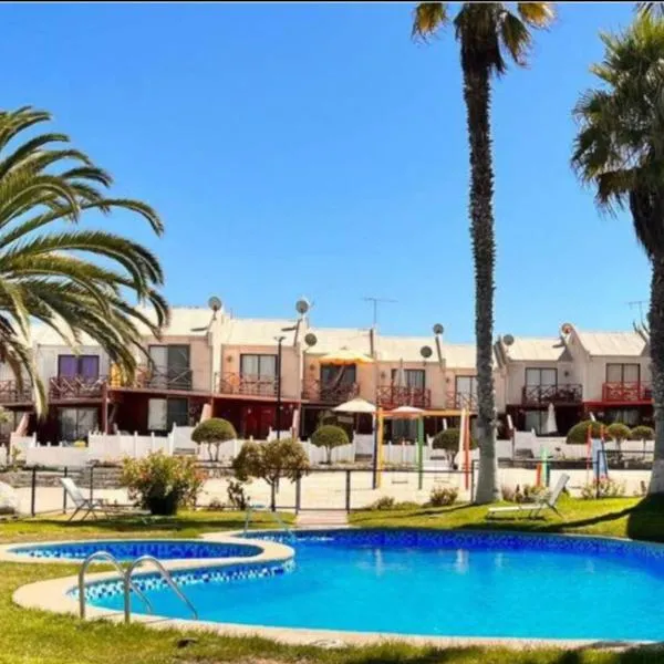 Relajo en condominio, con piscina, parrilla y bicicletas: Bahia Inglesa'da bir otel