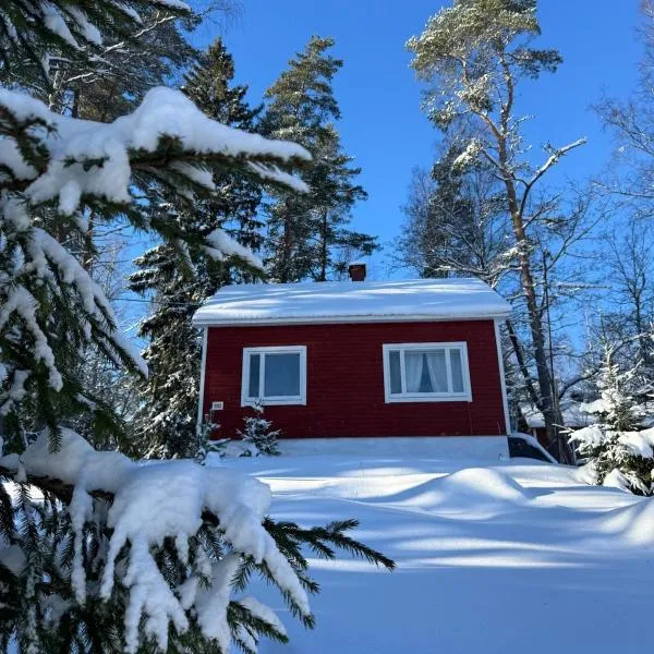 Peaceful Forest cabin with Sauna, hotel u gradu 'Kärkölä'