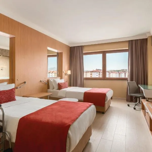 Ramada Usak, hotel en Uşak