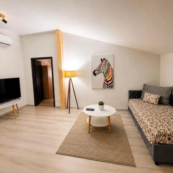 Vrátnica II by Cañas Apartments - free private parking spaces, hotel sa Rimavská Sobota