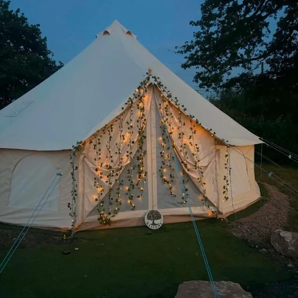 Woodview Caravan Site, хотел в Church Leigh