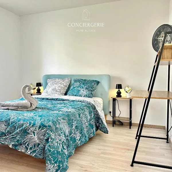 Charmant 2 pièces avec terrasse & tram à 5 min: Strazburg'da bir otel