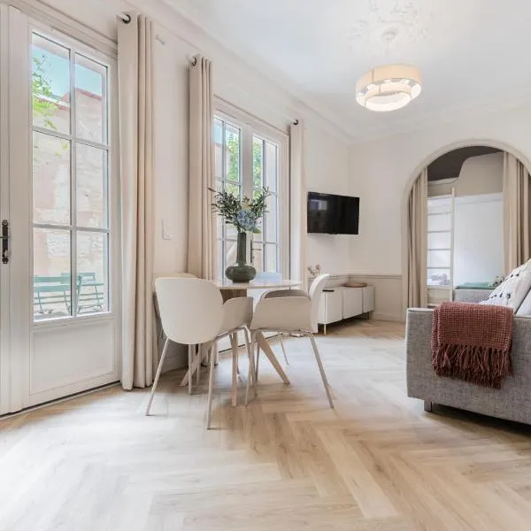Magnifique Appartement avec Clim & Terrasse au coeur des Chartrons, hotel en Burdeos