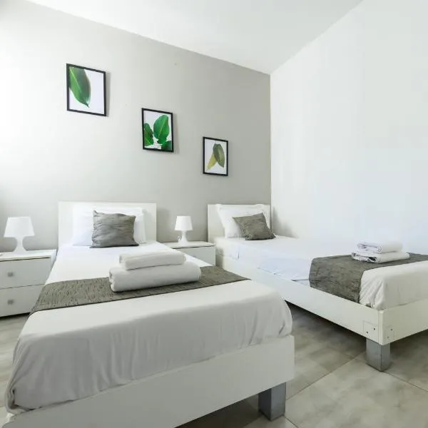 F5 Room 2, Private Room two single beds shared bathroom in shared Flat, hotel u gradu 'Msida'