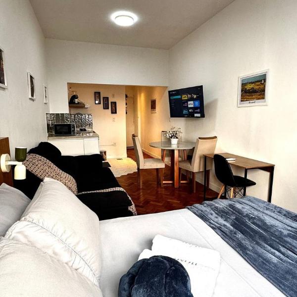 Conforto, Estilo a Poucos Passos da Praia SF228-103