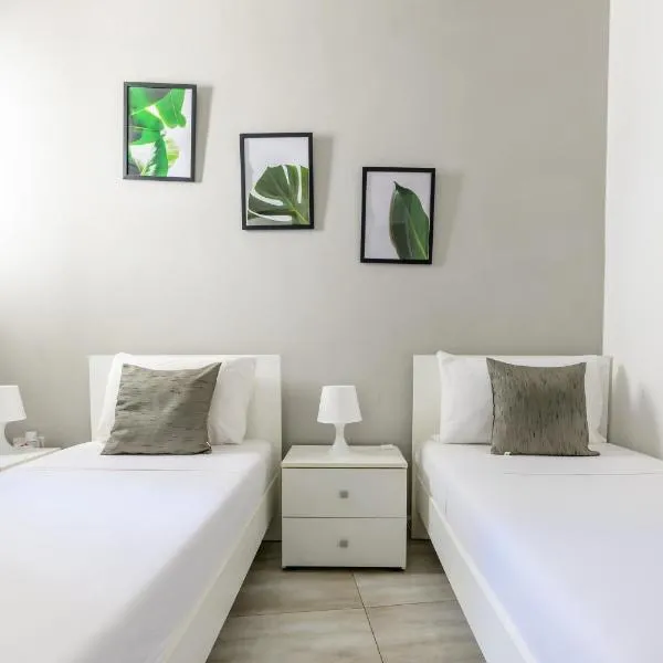 F4 Room 2, Private Room two single beds shared bathroom, hotel di Msida
