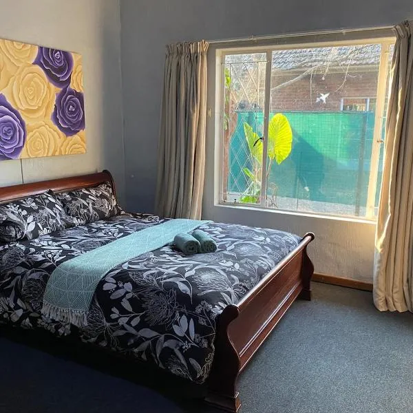 Queen Room, hotel em Howick