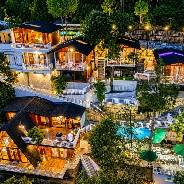 Koro Treehouse Resort Luxury Jacuzzi Cottages and Jacuzzi Villas، فندق في كاساولى