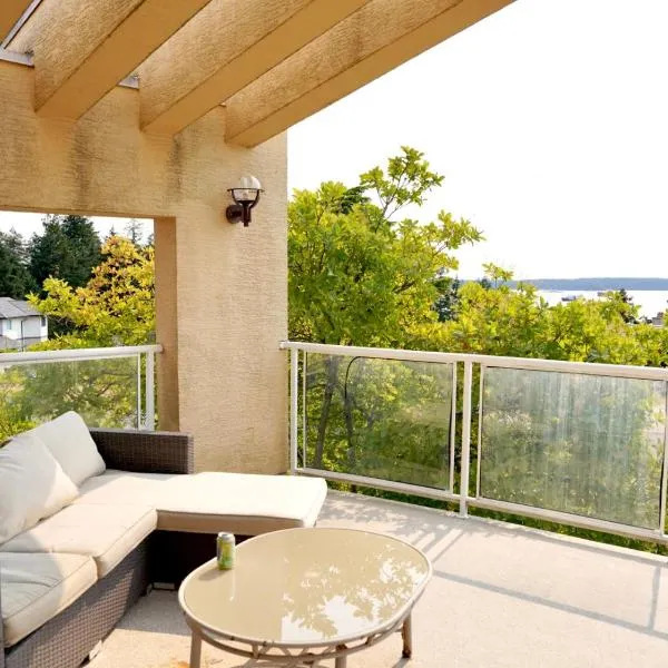 The Shearwater House - Panoramic Ocean View Suites, hotel in Nanaimo