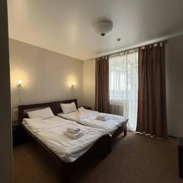 Апартаменти в серці Буковелю, Hotel in Poljanyzja