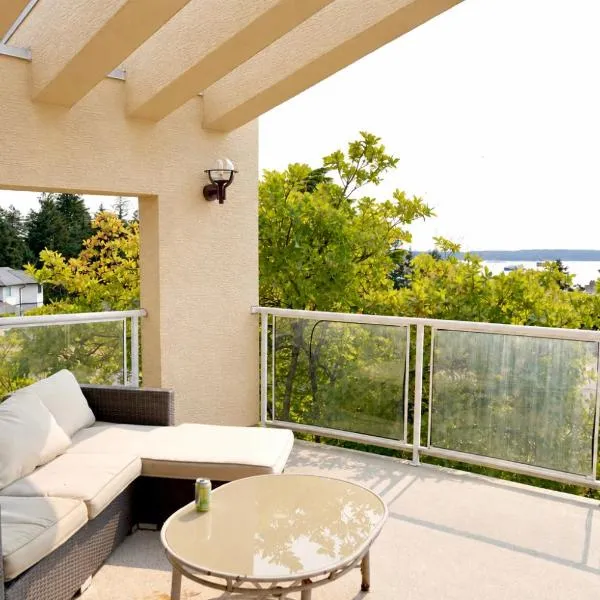 The Shearwater House - Panoramic Ocean View Suites, hotel Nanaimóban