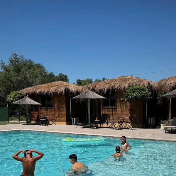 Windmill Shkodra Gesthouse Camping & Grill, ξενοδοχείο στη Σκόδρα