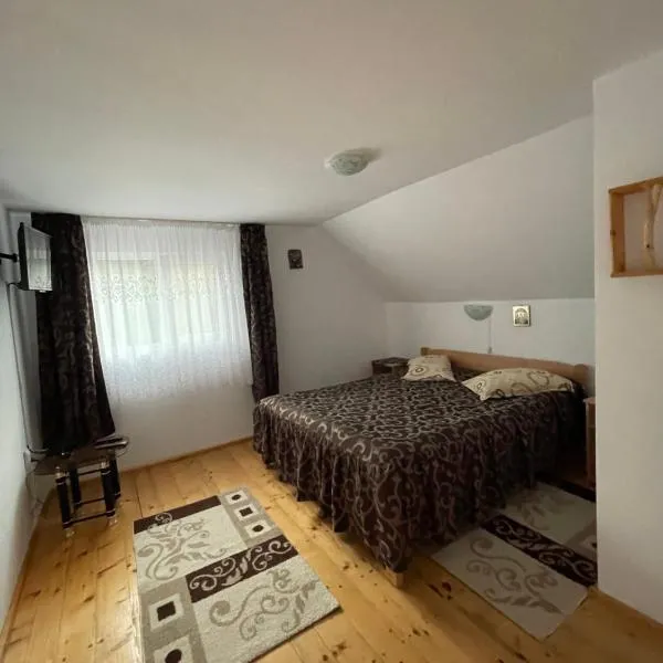 Casa Tepes, hotel i Lacu Rosu