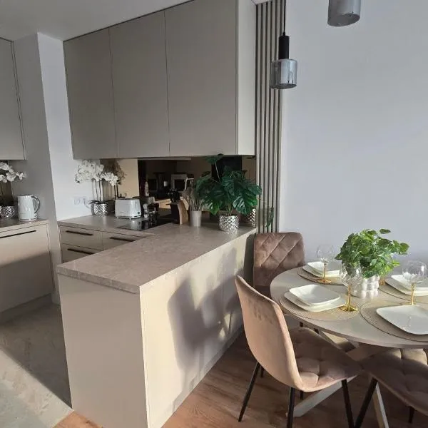 Nowy Apartament blisko Suntago Mszczonow, hotel em Mszczonów