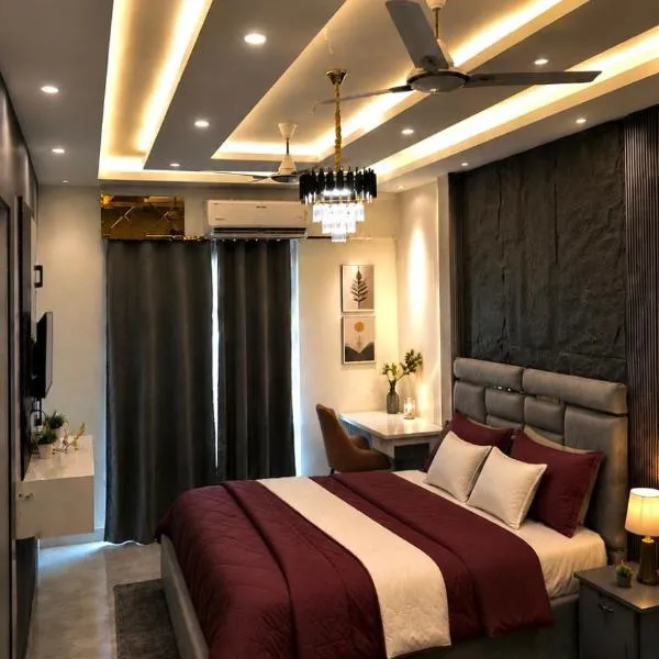 Skyline suites, hotel em Noida