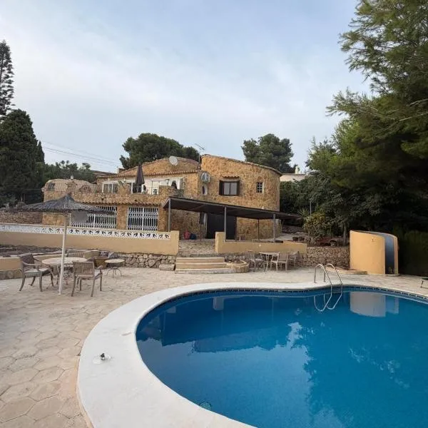 Preciosa y acogedora Casa Chalet con Vistas al Mar Urb San Jaime, hotel en Benissa