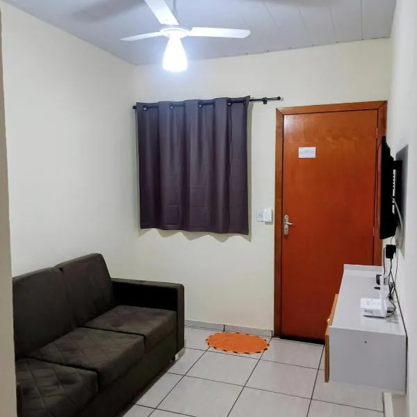 Casa confortável 2 quartos e garagem, hotel v destinaci Sarandi