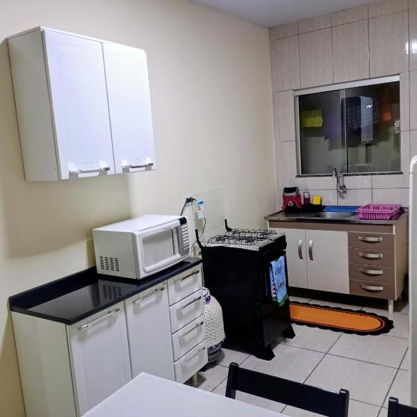 Casa confortável 2 quartos e garagem - Foto 4