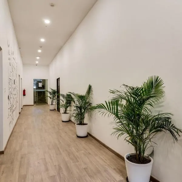 Townhouse Gandhi Hall, hotel em Indore