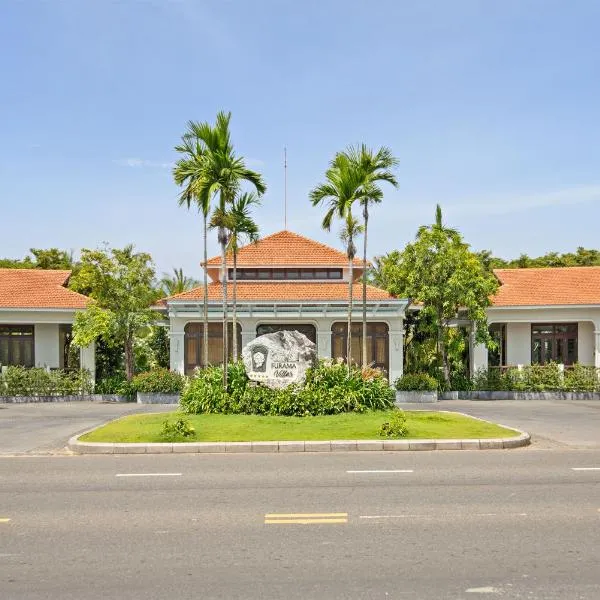 Koaniva Luxury Villa Beach Da Nang, hotel in Danang