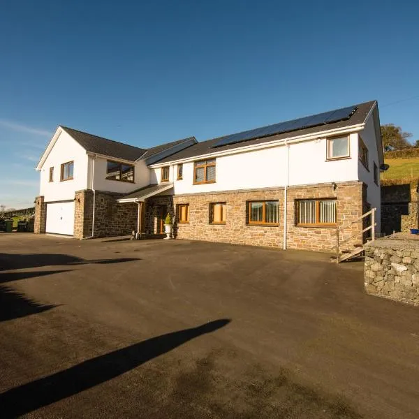 Y Grange, hotel in Llanfihangel-y-creuddyn