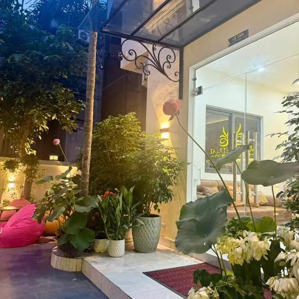 Aura Retreat Boutique Hotel Hanoi, отель в Ханое