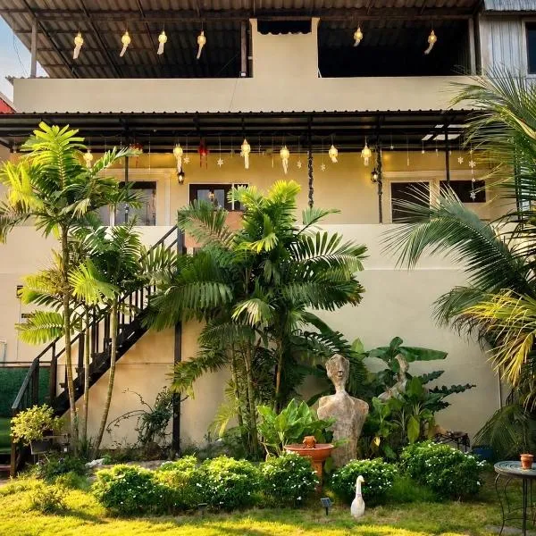 inghome & guesthouse, מלון בצ'יאנג מאי